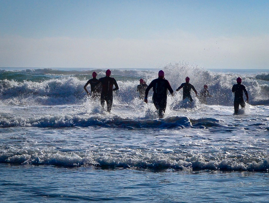Big wave swim race